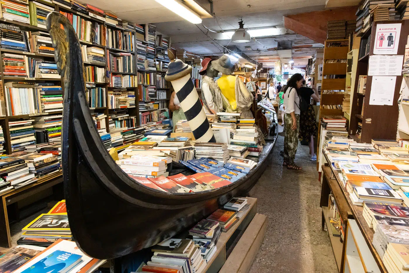 Libreria Acqua Alta Gondola | best things to do in Venice