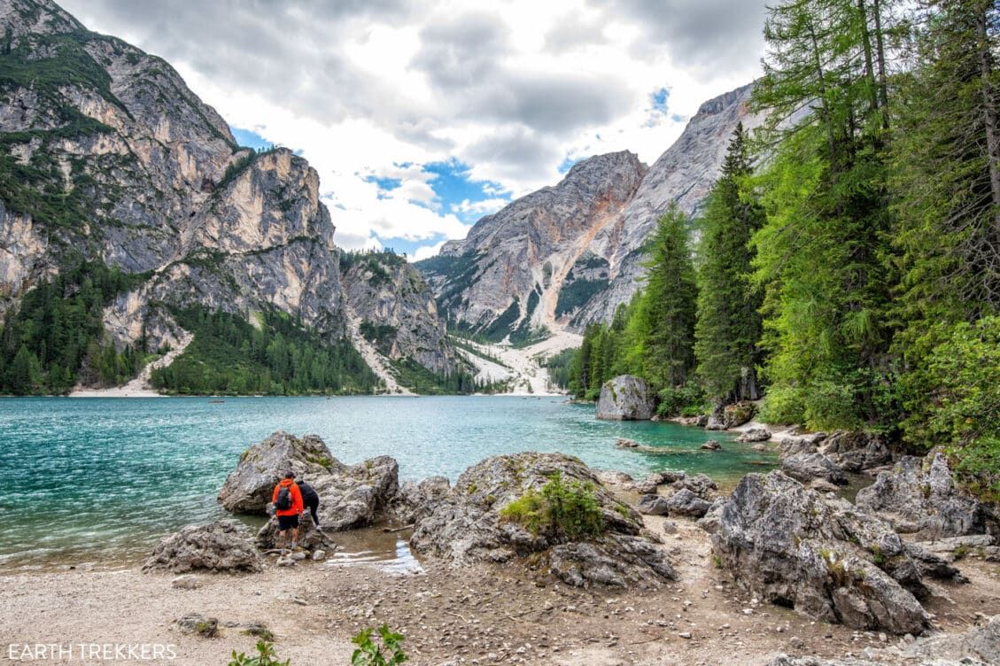 Best Way to Visit Lago di Braies (HELPFUL Tips & Photos) – Earth Trekkers