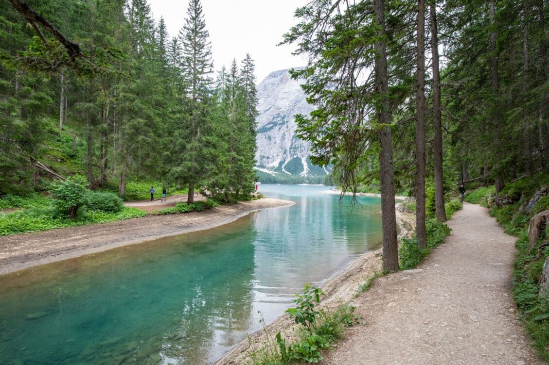 Best Way To Visit Lago Di Braies Helpful Tips Photos Earth Trekkers