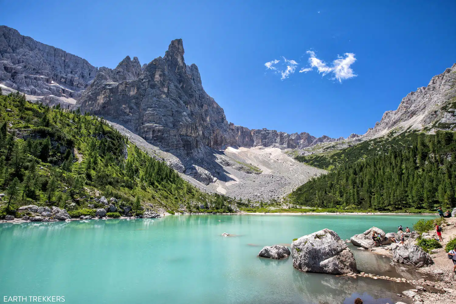 Lago di Sorapis in summer