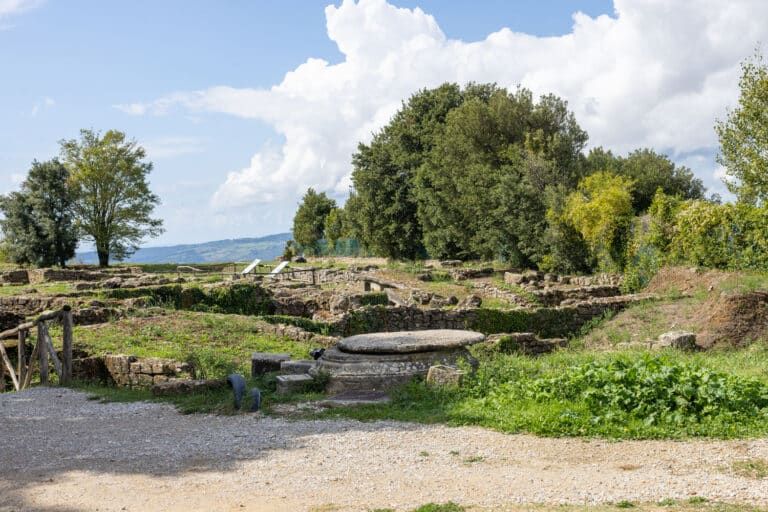 Volterra, Italy: Best Things To Do, Map & HELPFUL Tips – Earth Trekkers