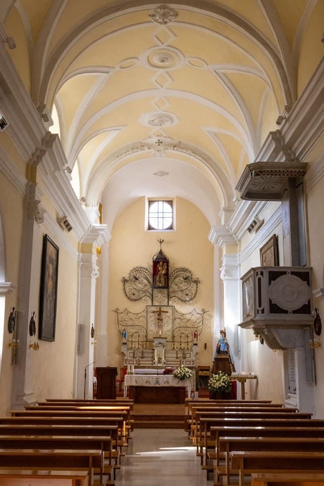 Mother Church of Santa Maria dell’Olmo Interior | Things to Do in Castelmezzano