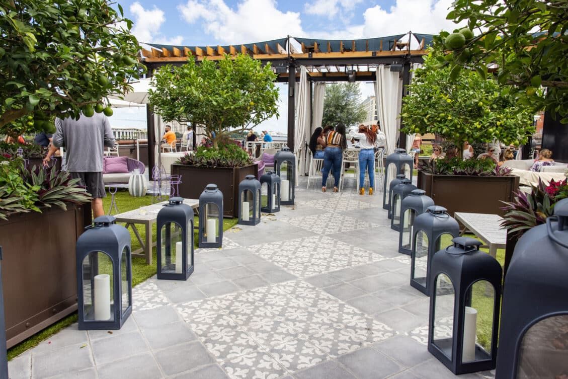 12 Best Rooftop Bars in Savannah (Plus Photos & Helpful Tips) Earth