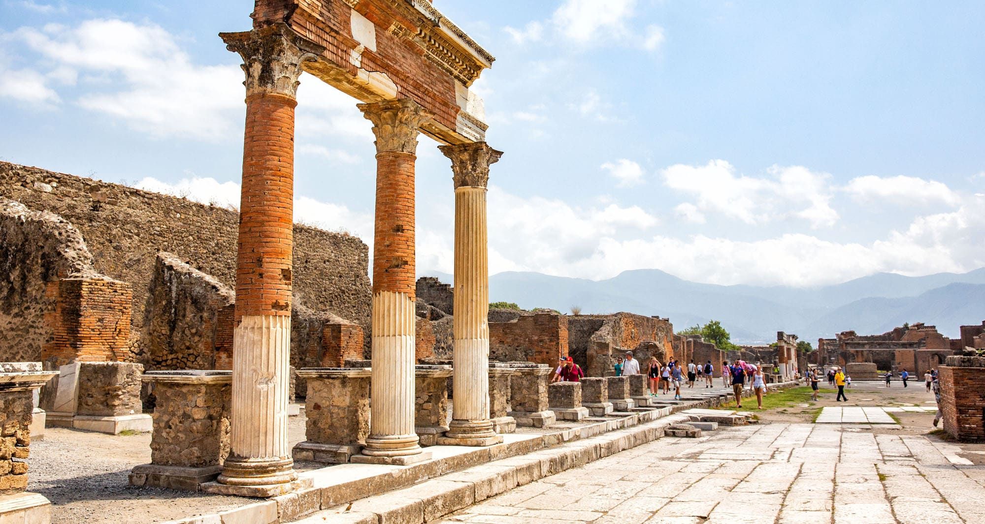 Featured image for “How to Visit Pompeii when Traveling Between Rome and Sorrento”