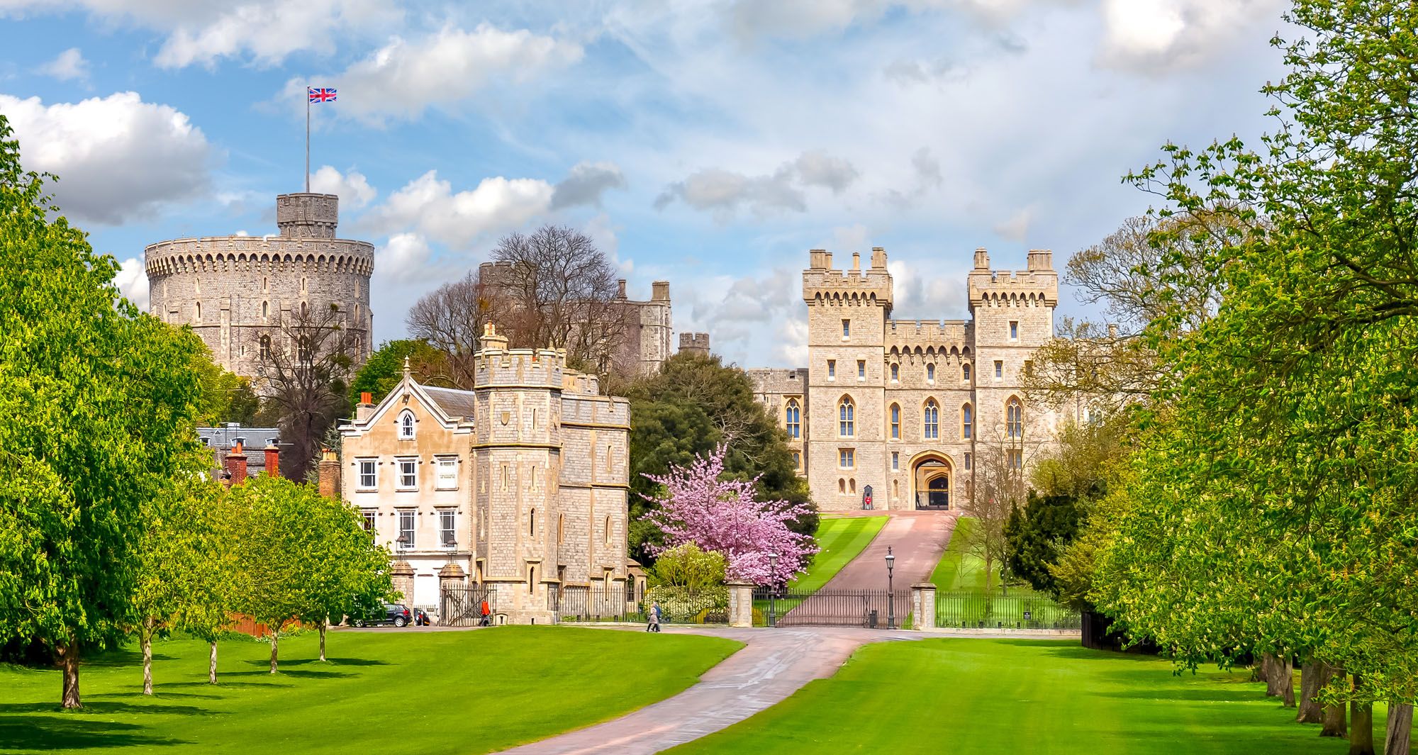 Featured image for “Windsor Castle Day Trip from London: Planning Guide & Tips”