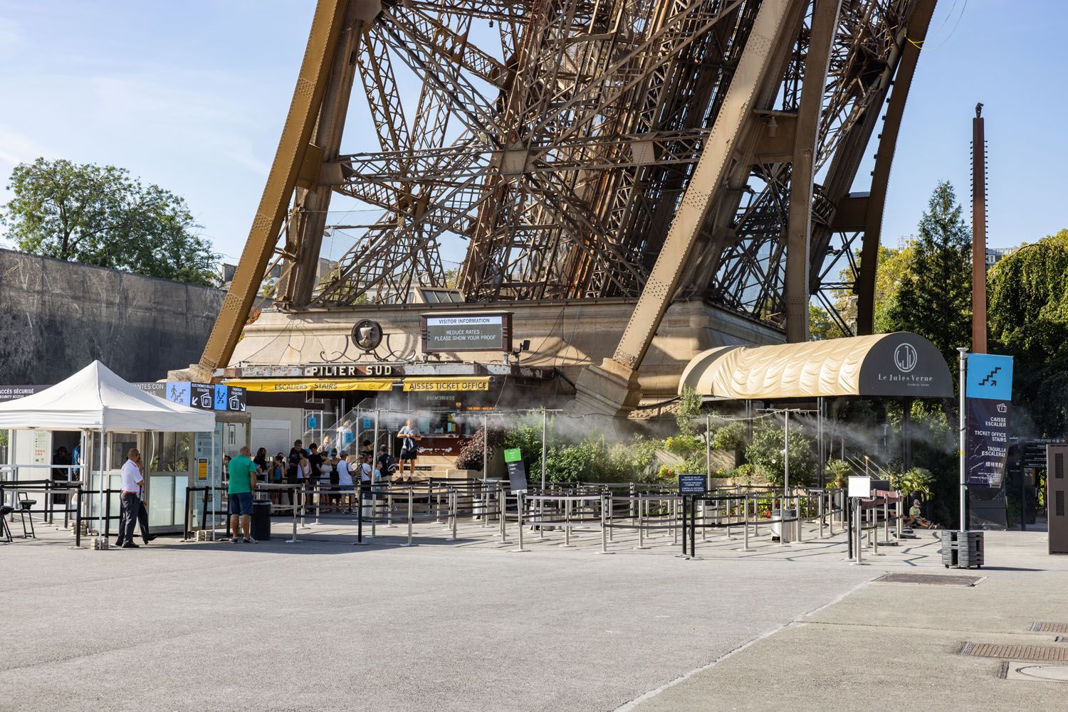 Eiffel Tower Esplanade | How to Visit the Eiffel Tower