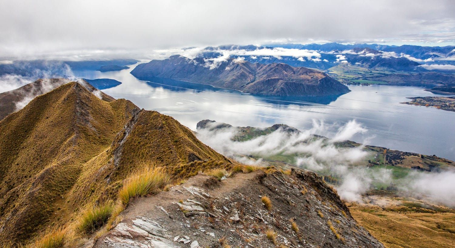 Roys Peak Viewpoint | Two Week South Island New Zealand Itinerary