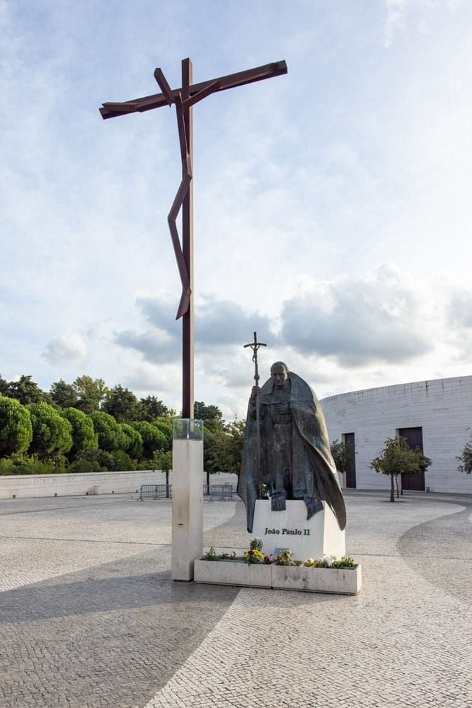 Fatima Pope Statue
