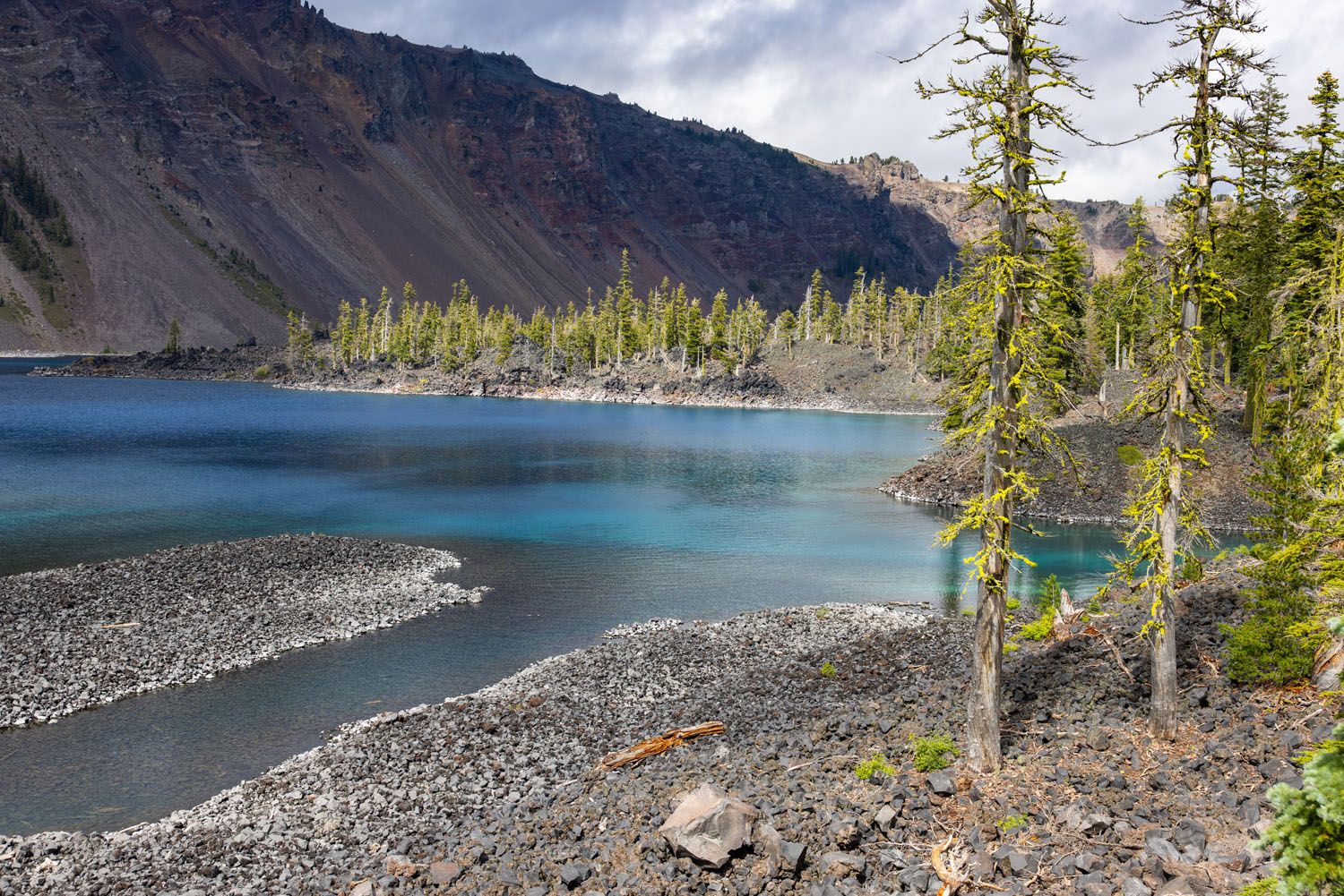 Hike to Fumarole Bay