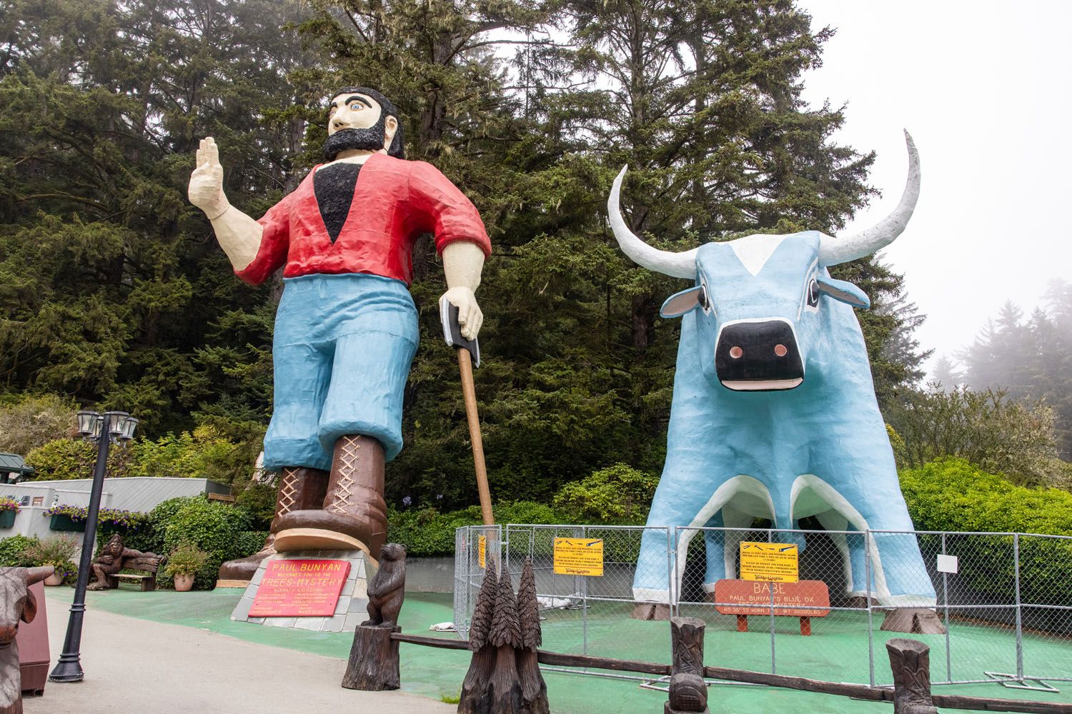 Paul Bunyan and Babe the Blue Ox at Trees of Mystery